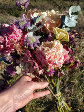 Load image into Gallery viewer, Peony Dried Flower Bouquets
