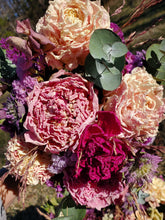 Load image into Gallery viewer, Peony Dried Flower Bouquets
